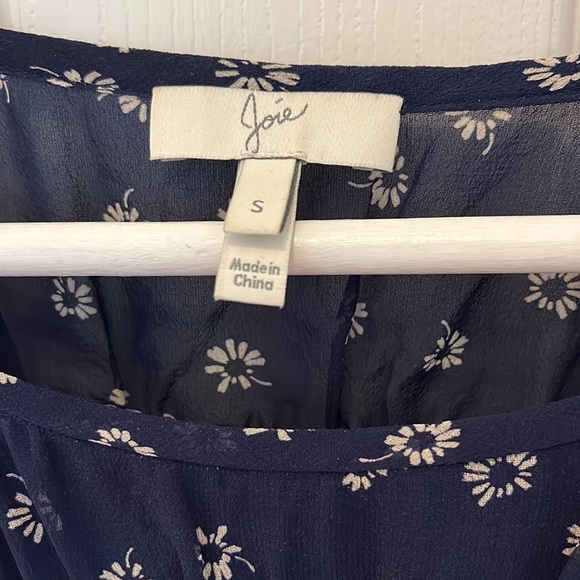 Silk floral Blouse - Picture 2 of 4